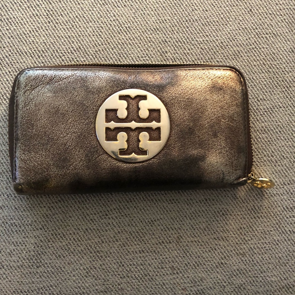 Brown metallic Tory Burch clutch